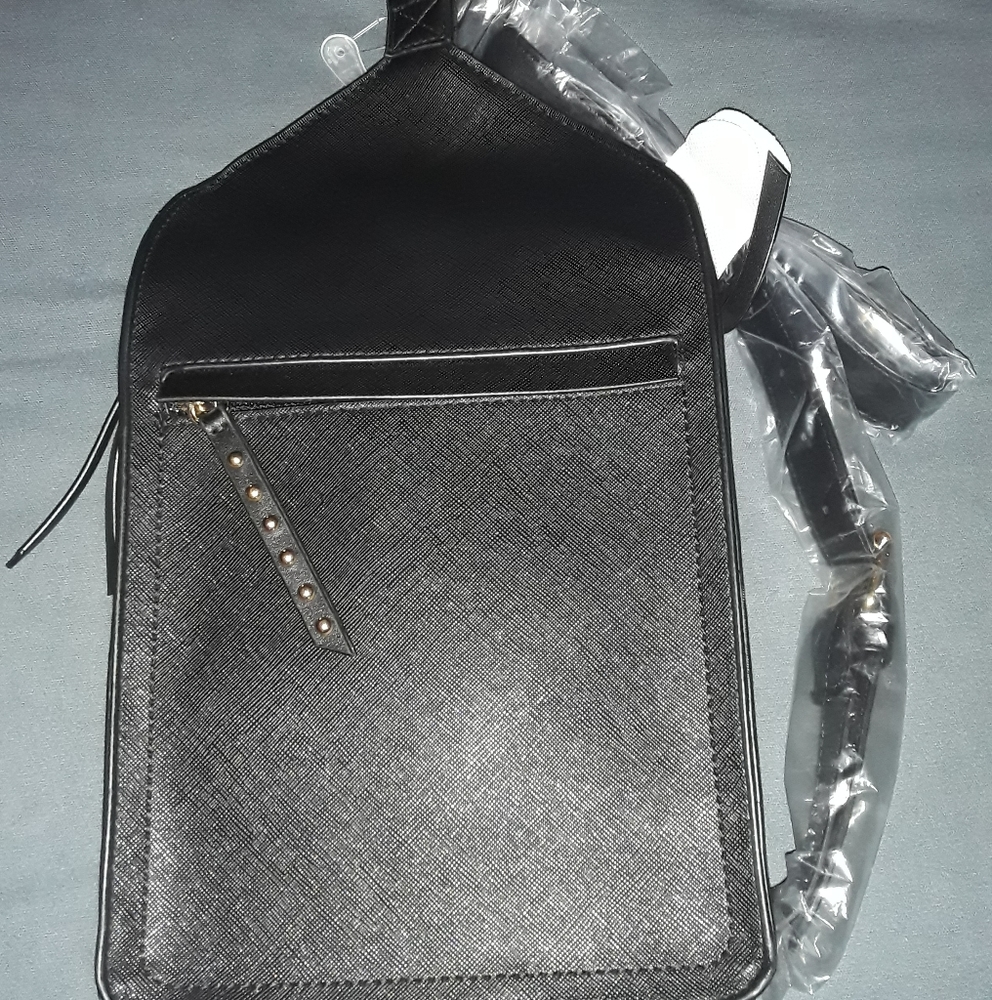 No Boundaries NWT sling crossbody bag backpack